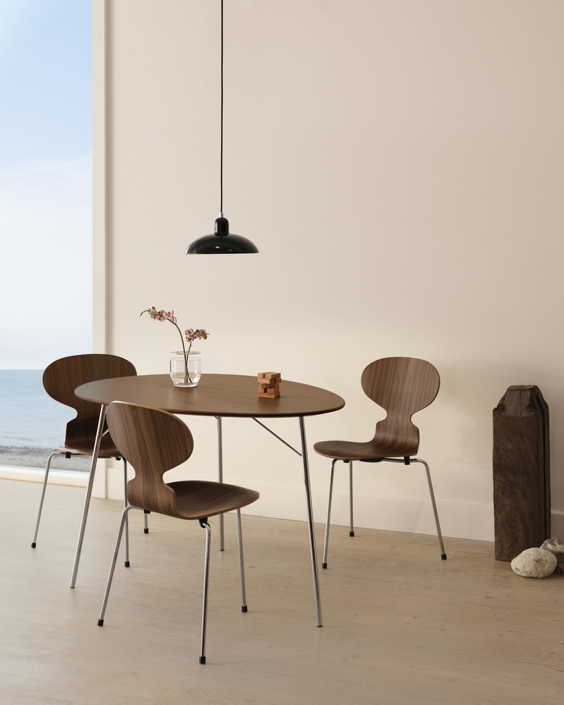 アルネ・ヤコブセンがデザインしたエッグテーブルが復刻発売 REPUBLIC OF FRITZ HANSEN STORE OSAKA（ リパブリック オブ フリッツ ハンセン ストア 大阪）